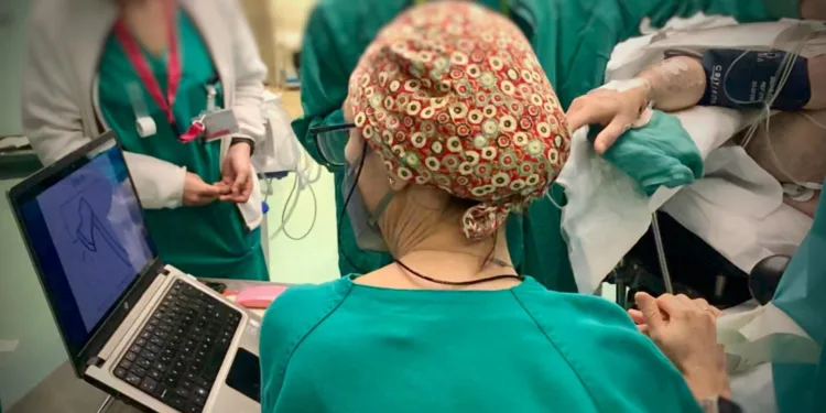 La Fe realiza cada año una media de 15 operaciones cerebrales con el paciente despierto 1 La Fe realiza cada año una media de 15 operaciones cerebrales con el paciente despierto