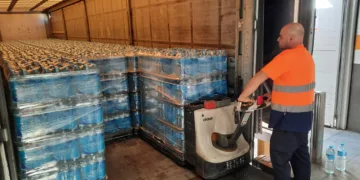 Consum colabora con Generalitat y Ayuntamientos para el envío diario de alimentos y agua a los afectados por la DANA de Valencia