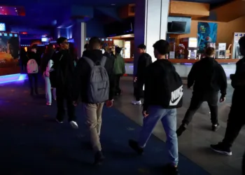 Cullera alza la voz contra la violencia machista con la campaña “Sin silencios cómplices” en el 25N