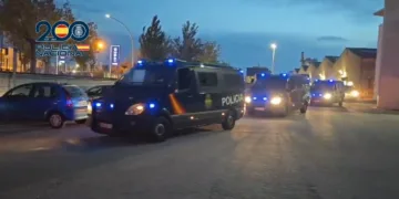 Guardia Civil y Policía Nacional se despliegan en conjunto en Valencia para frenar saqueos tras la DANA