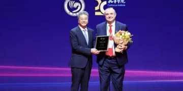 El Instituto Confucio de la Universitat de València, premiado por la sede central china