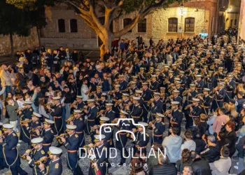 La Hermandad del Cautivo hace historia en la Semana Santa valenciana con una notable procesión y un espectacular acompañamiento musical