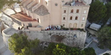 Cullera inicia la reparación de urgencia de la muralla del Castillo tras los daños causados por la DANA