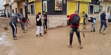 No frenen a los caminantes de la solidaridad, los de las escobas, arbitren medidas