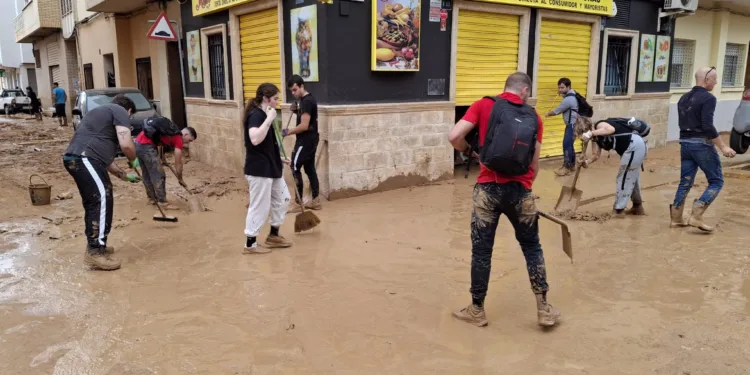 No frenen a los caminantes de la solidaridad, los de las escobas, arbitren medidas 1 No frenen a los caminantes de la solidaridad, los de las escobas, arbitren medidas