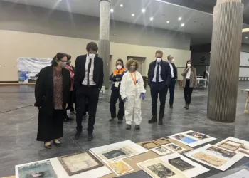 Cultura coordina en instalaciones de Feria Valencia restauradores en las labores de secado y limpieza de obras