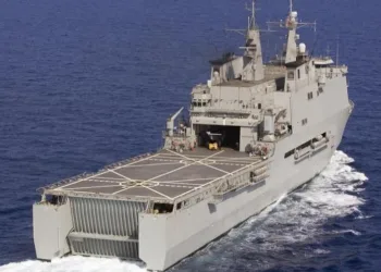 El buque anfibio Galicia navega desde Rota a Valencia para albergar a los militares desplegados en la DANA