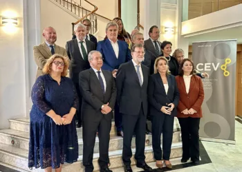 El pueblo español, con especial mención a los jóvenes, recibe el Premio de Convivencia Manuel Broseta por su solidaridad tras la DANA