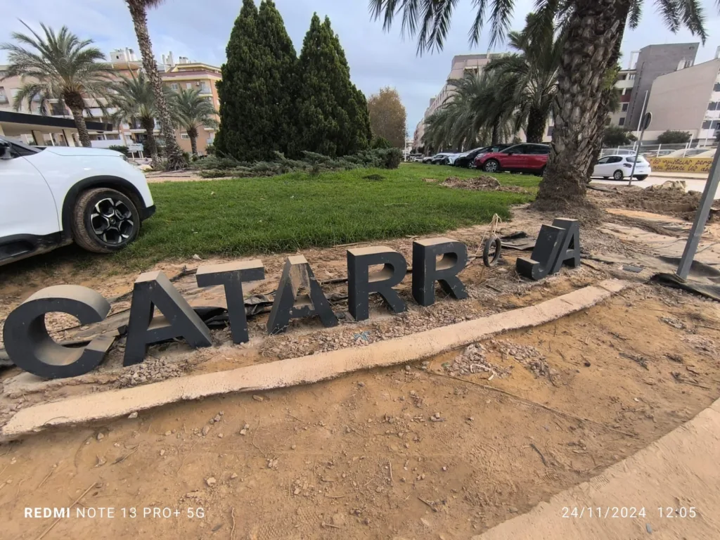 Vecinos de Catarroja denuncian abandono tras las inundaciones: falta de red, logística y apoyo municipal 2 Imagen de WhatsApp 2024 11 27 a las 17.01.55 4fa1c6fd