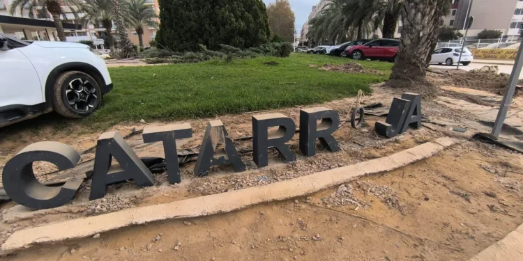 Vecinos de Catarroja denuncian abandono tras las inundaciones: falta de red, logística y apoyo municipal 1 Vecinos de Catarroja denuncian abandono tras las inundaciones: falta de red, logística y apoyo municipal