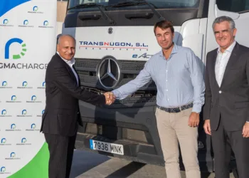 PragmaCharge firma de un contrato clave con Transnugon para su centro de recarga de camiones eléctricos pesados en MercaValencia