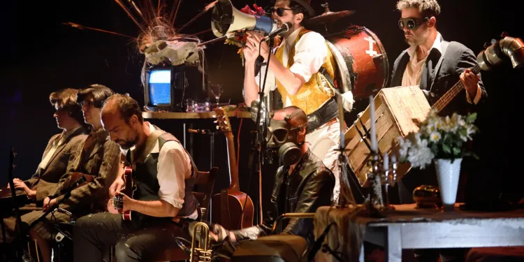 El Institut Valencià de Cultura ofrece en el Arniches los espectáculos 'Playing Tom Waits' y 'Cuál es mi nombre?' 1 El Institut Valencià de Cultura ofrece en el Arniches los espectáculos 'Playing Tom Waits' y 'Cuál es mi nombre?'