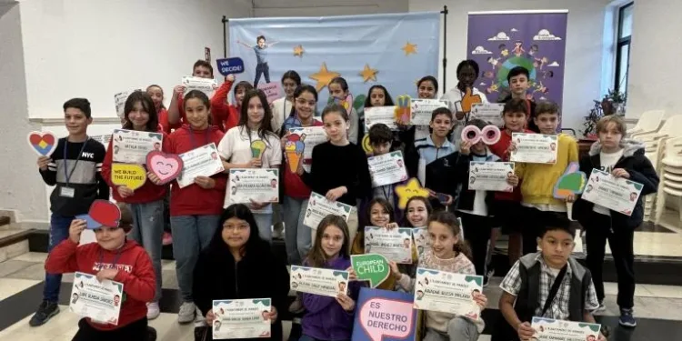 Manises celebra el pleno infantil en la Semana de los Derechos de la Infancia