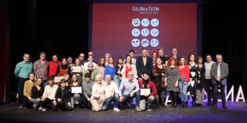 Mil amaneceres’ y ‘Mai oblidem’ arrasan en la XXI edición de ‘Cullera a Escena’, con un homenaje especial a Lola Moltó