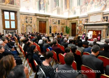 El Arzobispo de Valencia y sus auxiliares electos asisten a la audiencia con el Papa en el inicio del IPJPII