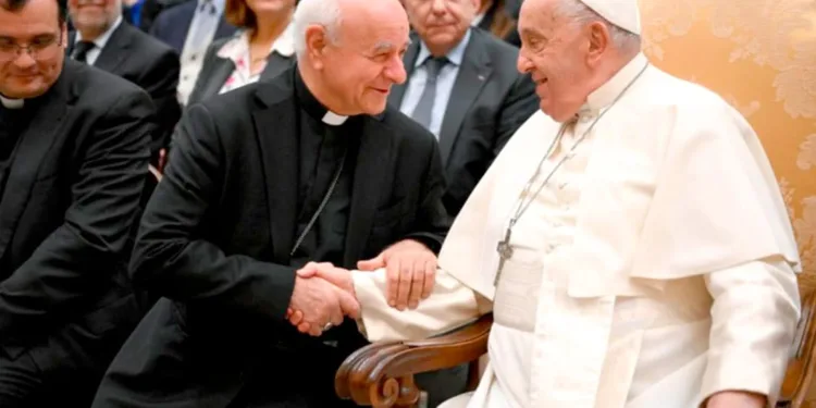 El Arzobispo de Valencia y sus auxiliares electos asisten a la audiencia con el Papa en el inicio del IPJPII