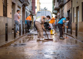 Sagunto continúa prestando ayuda a los municipios afectados por la DANA