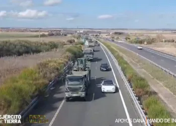 El Ejército de Tierra despliega maquinaria pesada en Valencia para apoyar en la emergencia por la DANA 2 El Ejército de Tierra despliega maquinaria pesada en Valencia para apoyar en la emergencia por la DANA