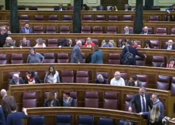 El «paquete sorpresa» fiscal: el Gobierno aumenta los impuestos al diésel, IRPF, tabaco, cigarrillos electrónicos y alquiler turístico en su nuevo proyecto de reforma