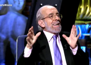 Enrique de Vicente advierte a Iker Jiménez sobre el futuro de ‘Cuarto Milenio’: «Es por tu bien que te calles»