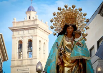 Torrent recibe a la Virgen de los Desamparados cuando se cumple un mes de la Dana