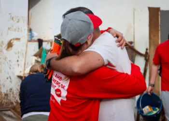 La alcaldesa de Torrent visita el Polígono Mas del Jutge para apoyar a empresarios y vecinos tras las inundaciones 5 La alcaldesa de Torrent visita el Polígono Mas del Jutge para apoyar a empresarios y vecinos tras las inundaciones