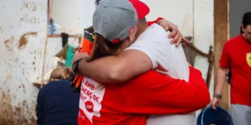 La alcaldesa de Torrent visita el Polígono Mas del Jutge para apoyar a empresarios y vecinos tras las inundaciones