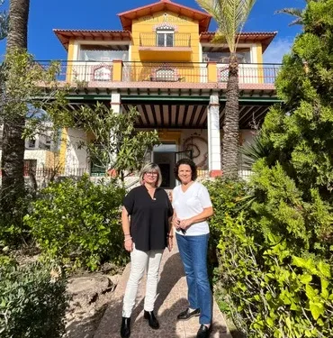 La diputada de Arquitectura visita Villa Adelaida para comprobar las actuaciones de rehabilitación