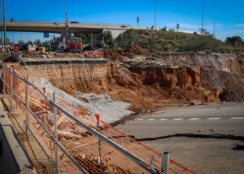 La CV-33 entre Torrent y Valencia reabrirá este martes tras la limpieza y reparación