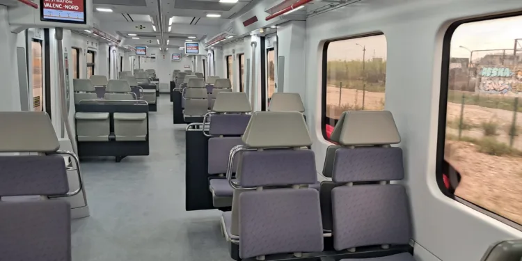 Renfe suspende todos los servicios de Cercanías para el 14 de noviembre y Consum no abrirá en valencia hasta las 14:00h