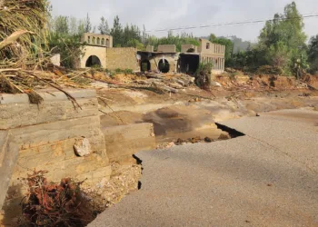 Los vecinos de Cumbres de Calicanto denuncian que 15 días después siguen sin agua y con infraestructuras destrozadas