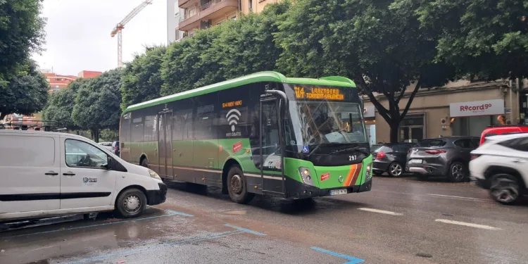 Nuevos horarios y frecuencias de los buses lanzadera Valencia- Torrent para el fin de semana