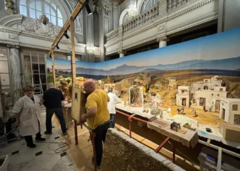 Valencia retoma la instalación de las luces de Navidad y el encendido será el 4 de diciembre