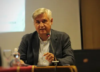 Lo Rat Penat recolza al seu president i exigix la reversió de la llei de creació de la AVL 5 Lo Rat Penat recolza al seu president i exigix la reversió de la llei de creació de la AVL