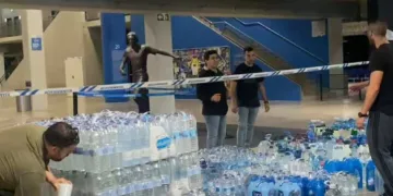 La Generalitat y entidades sociales habilitan cinco números de WhatsApp para gestionar ayuda tras la DANA