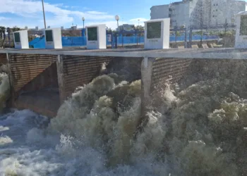 El Ayuntamiento de Valencia accede a la petición de la Guardia Civil de bajar el nivel del lago de la Albufera