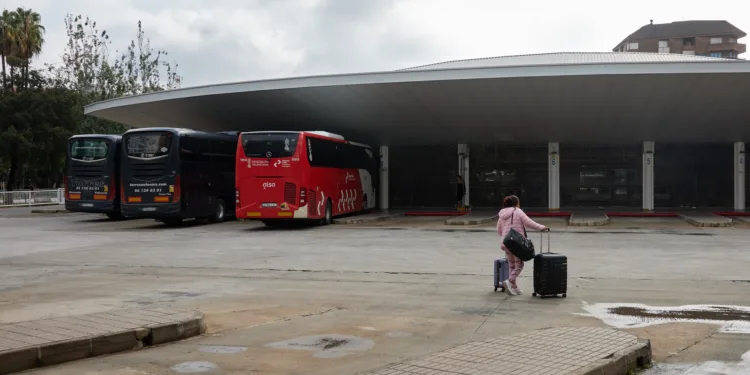 El servicio de autobuses entre Gandia y Valencia se amplía para compensar las restricciones ferroviarias 1 El servicio de autobuses entre Gandia y Valencia se amplía para compensar las restricciones ferroviarias