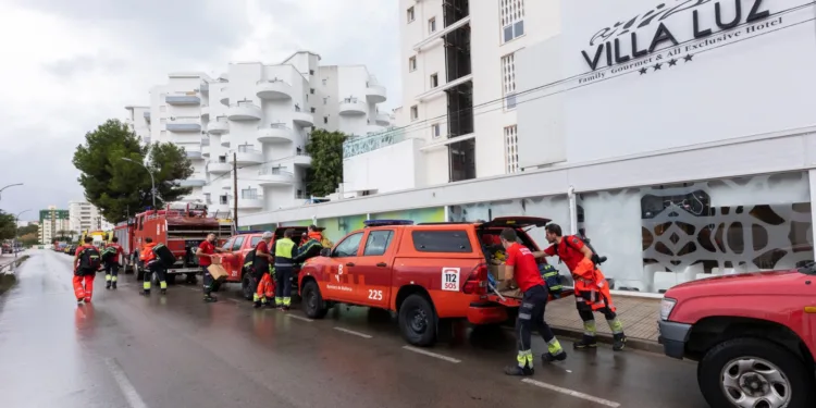Gandia continúa trabajando en el dispositivo especial de ayudar a las personas y los municipios afectados por la DANA 1 Gandia continúa trabajando en el dispositivo especial por la Dana