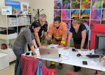 Benetússer abre a la circulación todas las vías urbanas tras limpiar las calles dañadas por la dana