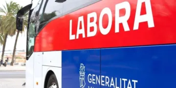 Labora trasladará dos autobuses a las zonas afectadas por la DANA para agilizar los trámites
