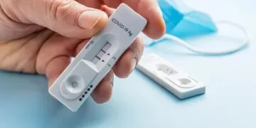 Sanidad pone en marcha la unidad móvil de vacunación frente a la gripe y la Covid-19 para facilitar la inmunización de la población