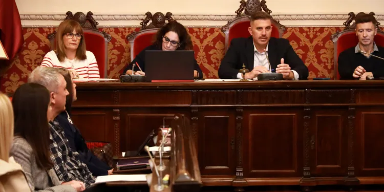 Cullera congela los impuestos por décimo año consecutivo y aprueba un presupuesto récord para 2025 1 Cullera congela los impuestos por décimo año consecutivo y aprueba un presupuesto récord para 2025