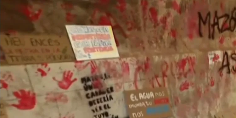 Ataques vandálicos en edificios históricos de Valencia: Pintadas y daños en el Palacio de la Generalidad y el Ayuntamiento en medio de protestas 1 Video, tensión en Valencia: cargas policiales y actos vandálicos contra el patrimonio tras una manifestación