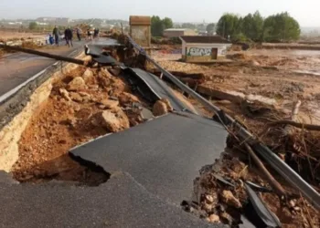 La Generalitat destina 25 millones de euros para reparar 80 kilómetros de carreteras dañadas en Valencia por la DANA 2 La Generalitat destina 25 millones de euros para reparar 80 kilómetros de carreteras dañadas en Valencia por la DANA