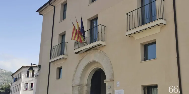 Un juzgado de Alcoy abre juicio oral a cinco acusados por delitos de odio 1 Un juzgado de Alcoy abre juicio oral a cinco acusados por delitos de odio