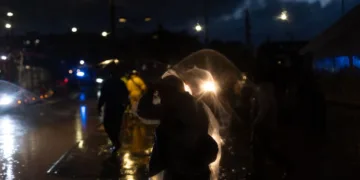 La rambla del Poyo vuelve a desbordarse por lluvias intensas y se activa la alerta en Ribarroja y zonas del interior de Valencia