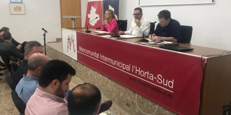 La Mancomunitat de l’Horta Sud reorganiza sus departamentos para prestar servicios por la DANA 1 La Mancomunitat de l’Horta Sud reorganiza sus departamentos para prestar servicios por la DANA