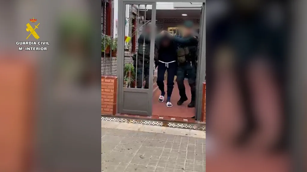 La Guardia Civil detiene a tres personas radicalizadas por la propaganda yihadista en Ceuta y Sevilla 2 op zahrat safira uce 001