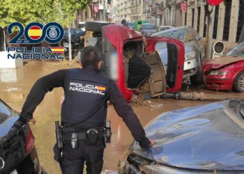 La Policía Nacional detiene in fraganti a 5 personas por saquear la cooperativa agrícola afectada por la DANA