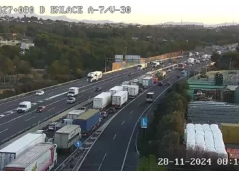 La hora punta colapsa las carreteras del área metropolitana de Valencia con 16 kilómetros de retenciones